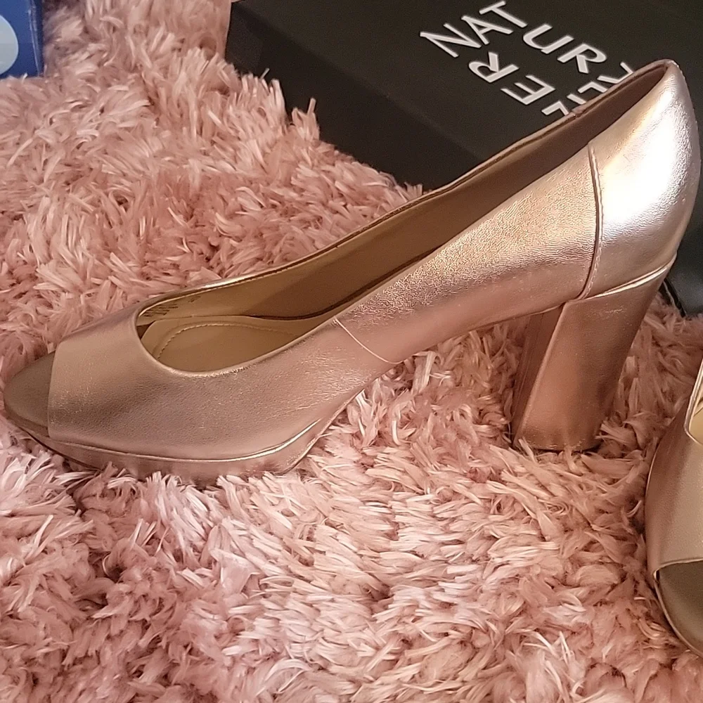 Shoes - Picture 2 of 3